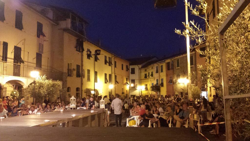 La Luna Nel Borgo Brugnato Bagian luar foto